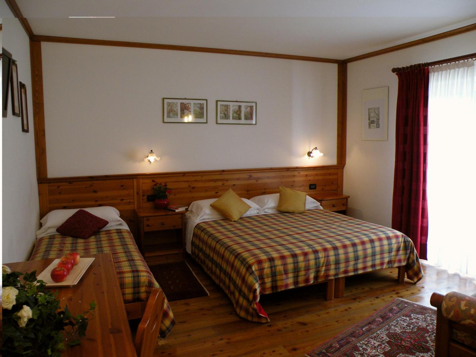 Hotel Garni Civetta Selva di Cadore Exteriör bild